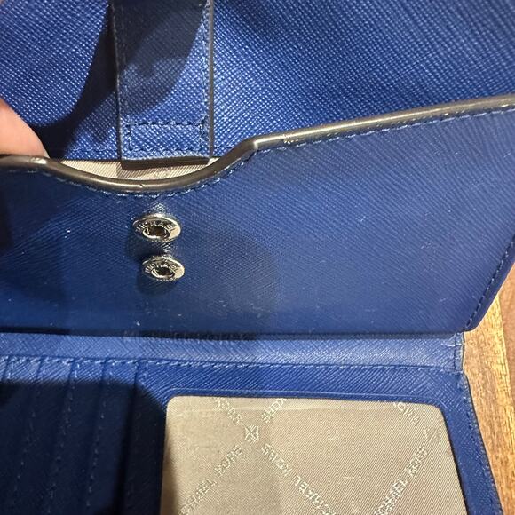 Michael Kors Jet Set Wristlet Travel Double Zip Phone Wallet Royal Blue Phone - Picture 14 of 14